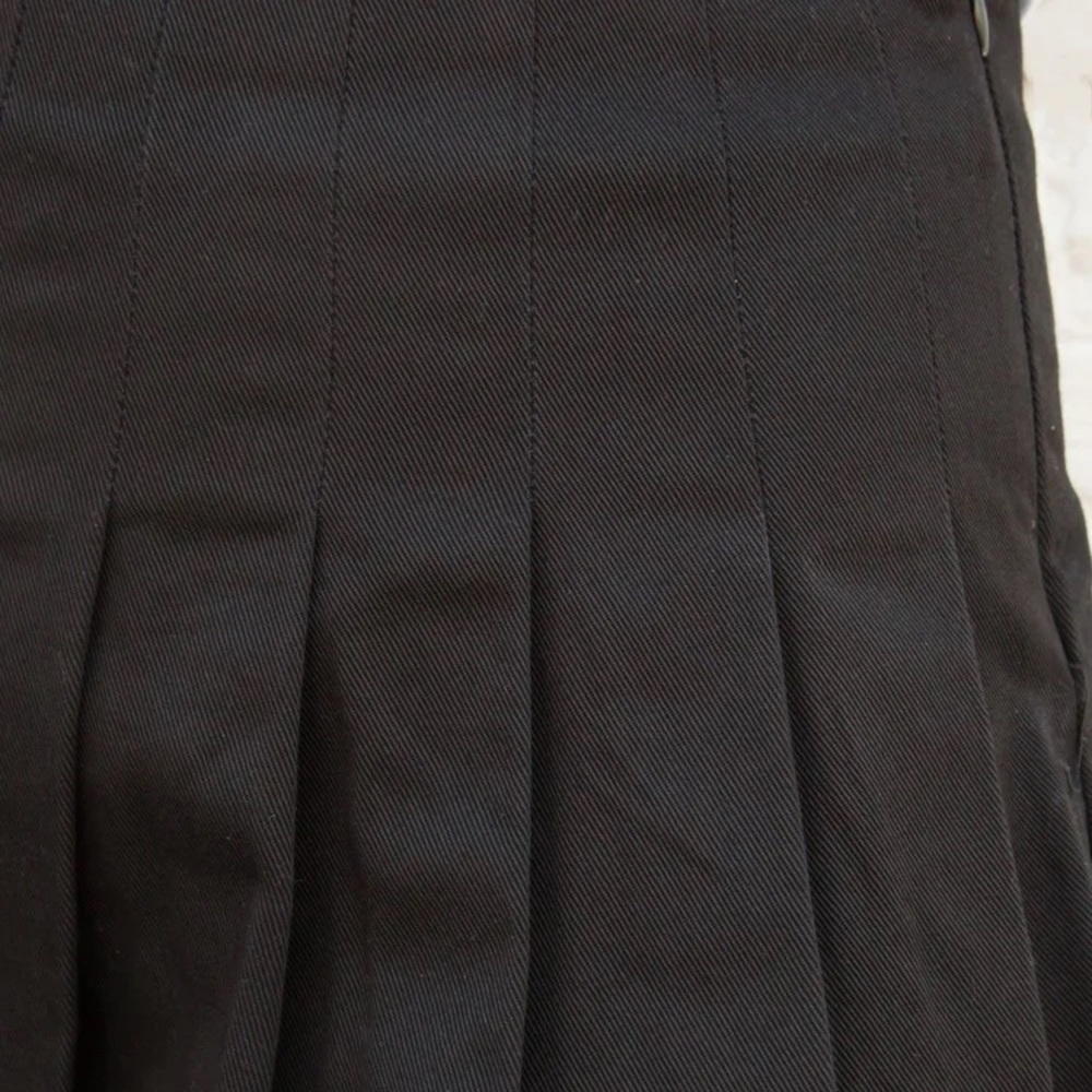 brandy melville dana skirt - Picture 3 of 4